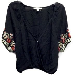 LA Hearts Floral Embroidery Detail Crop Blouse 🌺